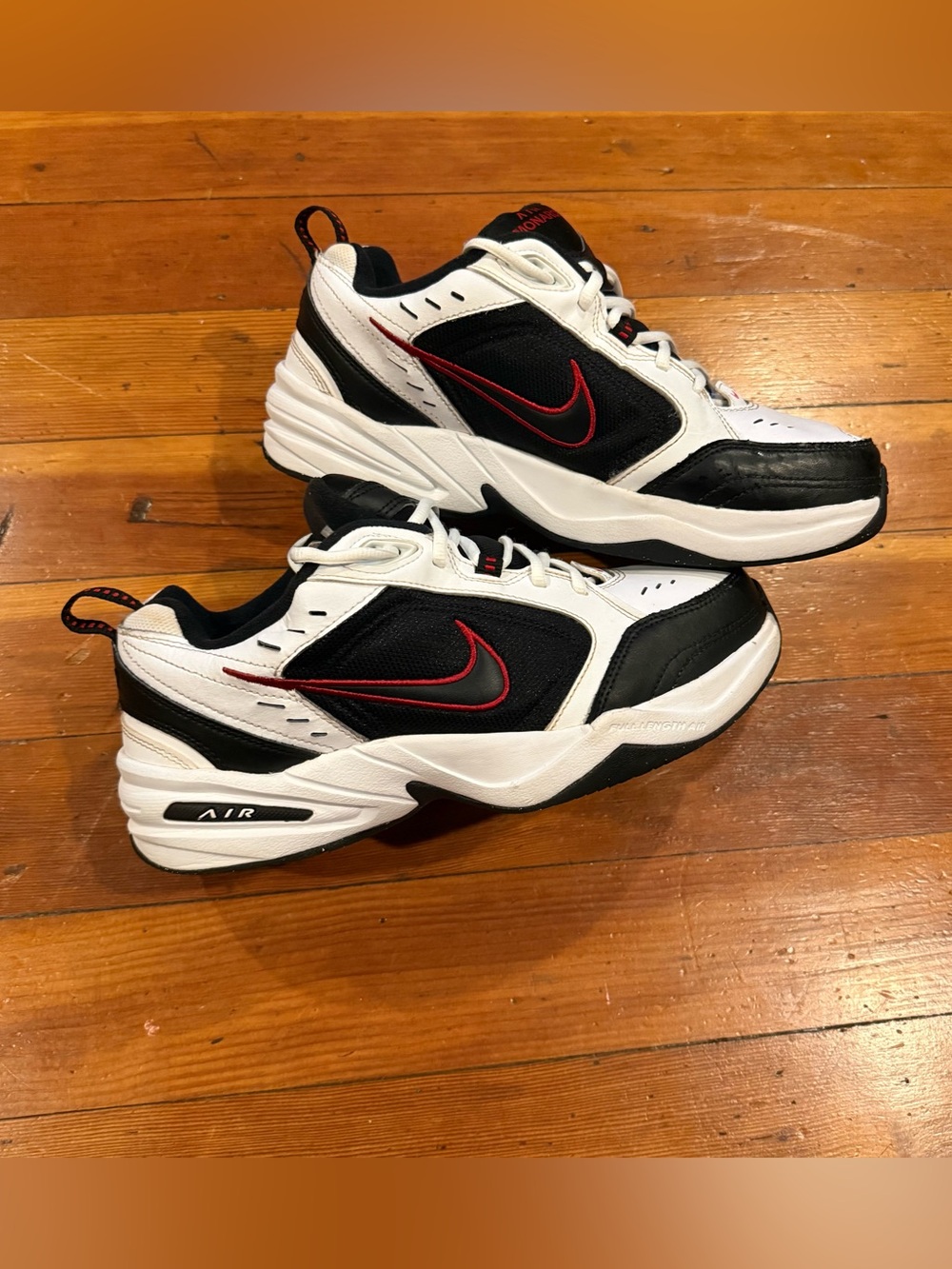 Men’s Nike Air Monarch IV size 9